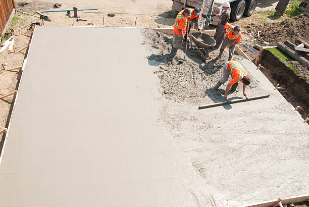 Best Concrete Flooring Contractor  in Saranac, MI